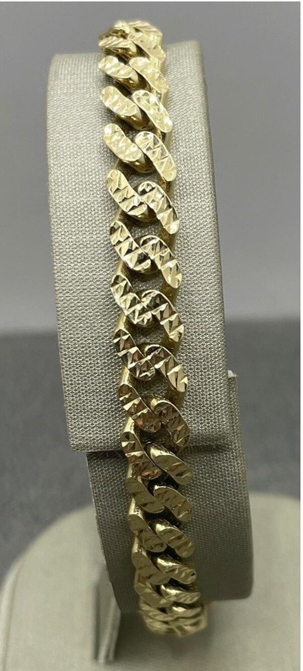 10K Yellow Gold Curb Link Diamond Cut Bracelet (22182)